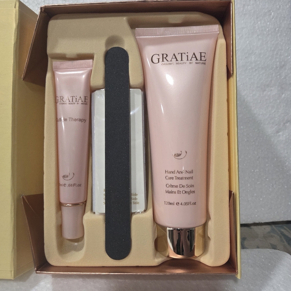 GRATIAE Beautifying Nail Kit -